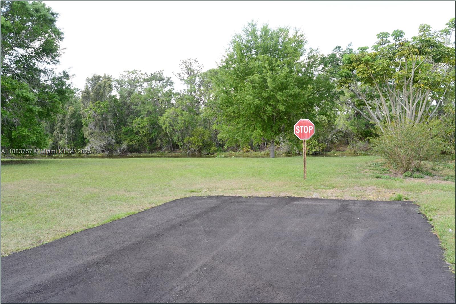 27 Lantana Dr, N Other, FL 33855