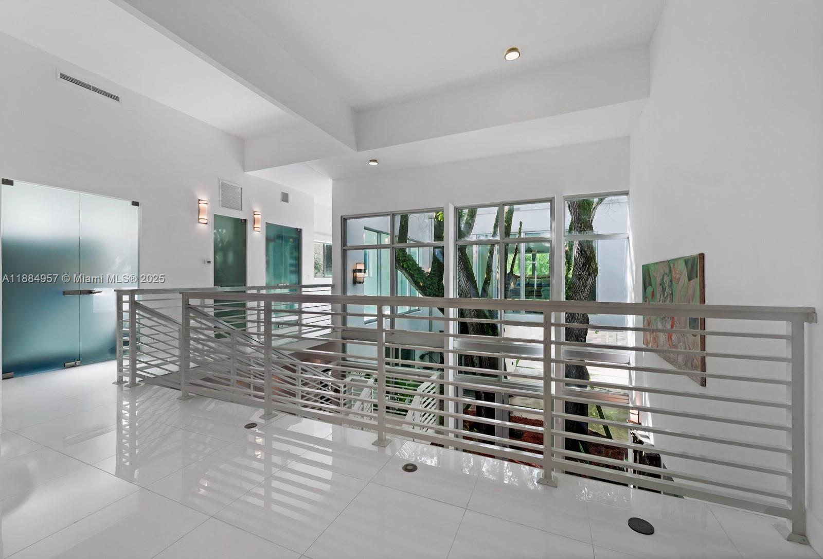 3861 Kumquat Ave Miami, FL 33133