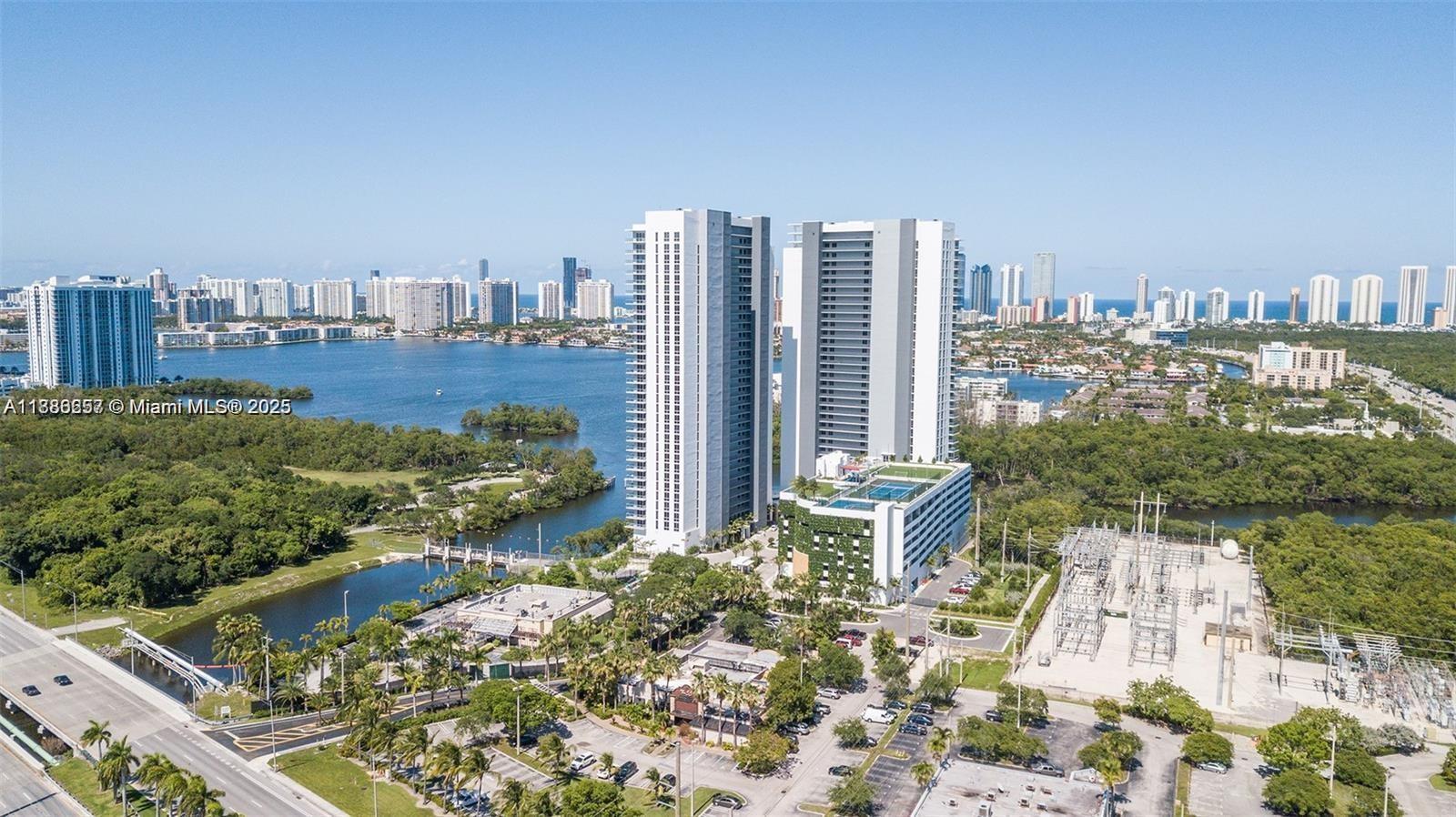 16385 Biscayne Blvd #904