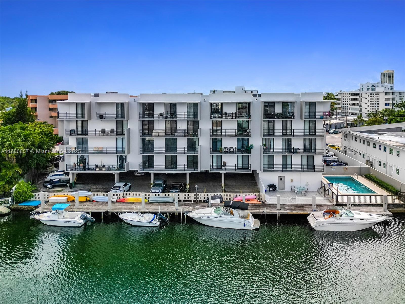 8100 Byron Ave #308