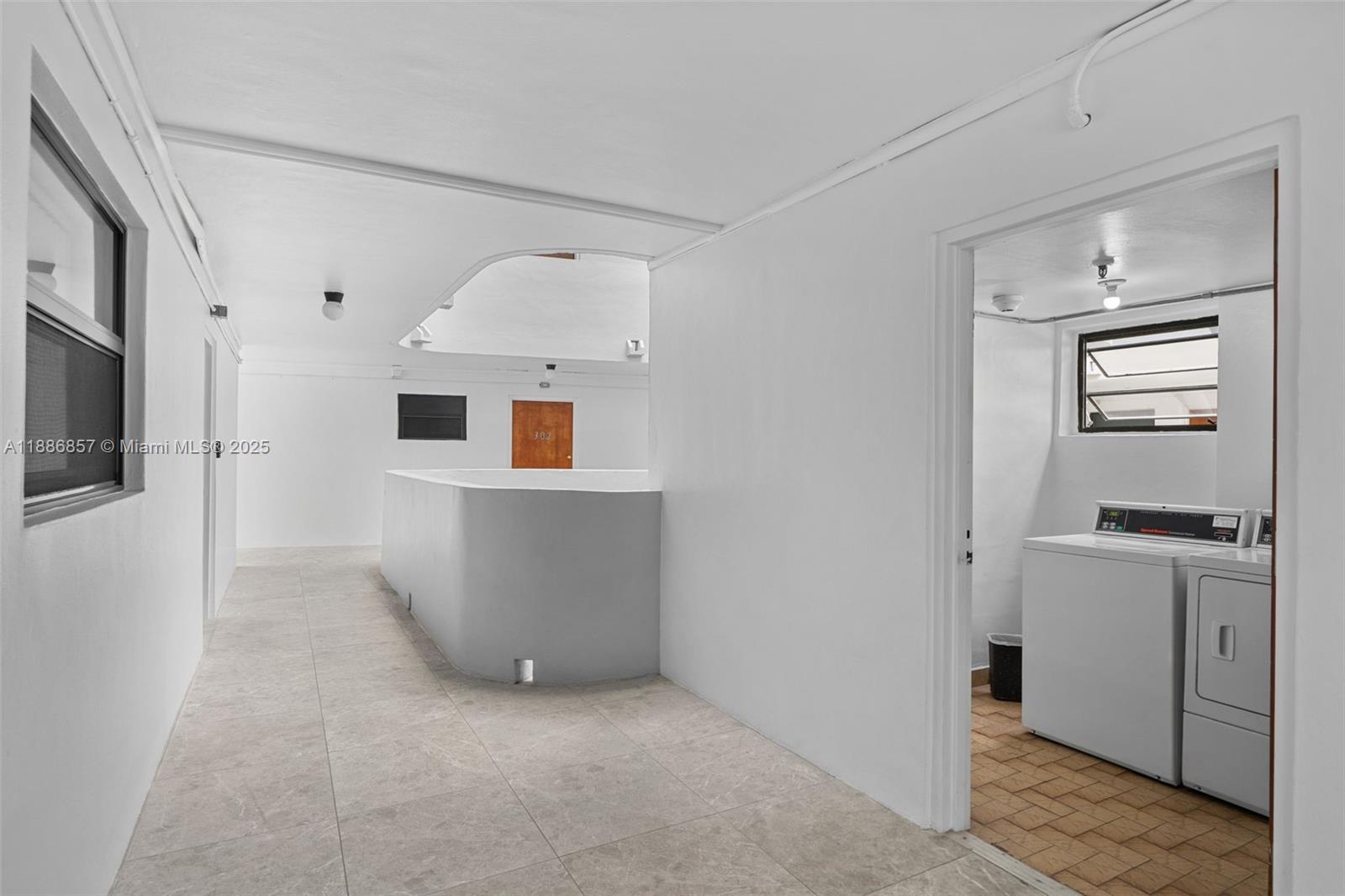 8100 Byron Ave #308 Miami Beach, FL 33141