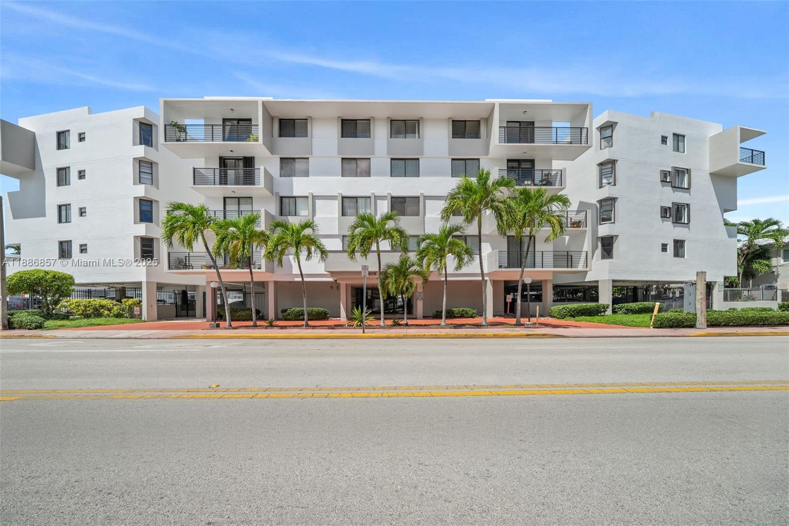 8100 Byron Ave #308 Miami Beach, FL 33141