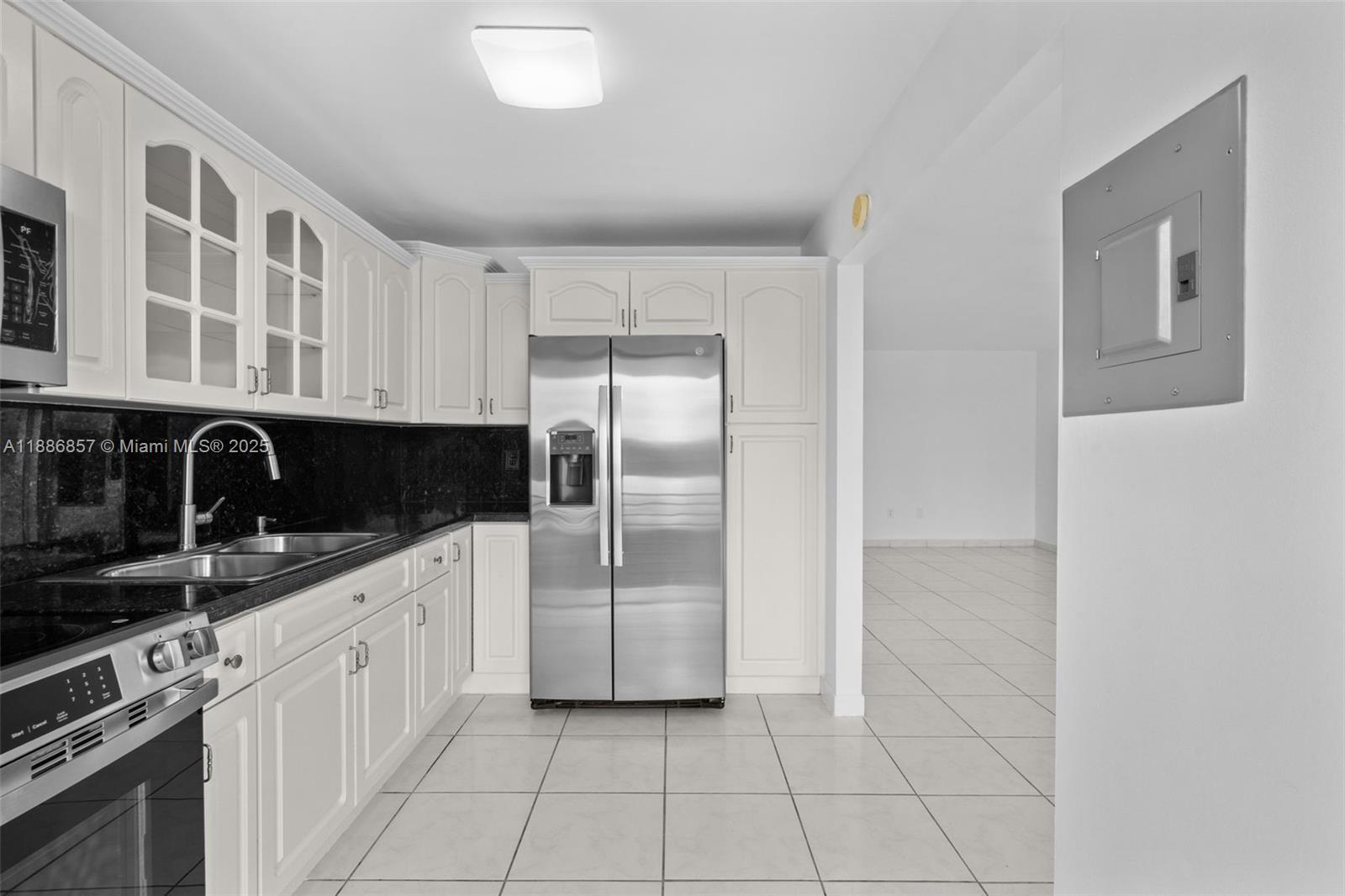 8100 Byron Ave #308 Miami Beach, FL 33141