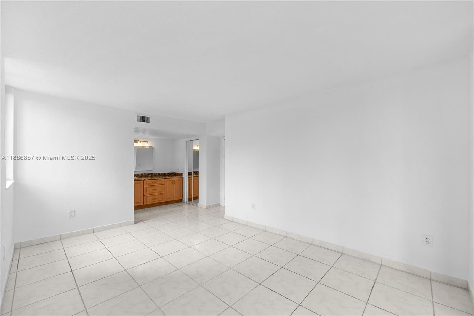 8100 Byron Ave #308 Miami Beach, FL 33141