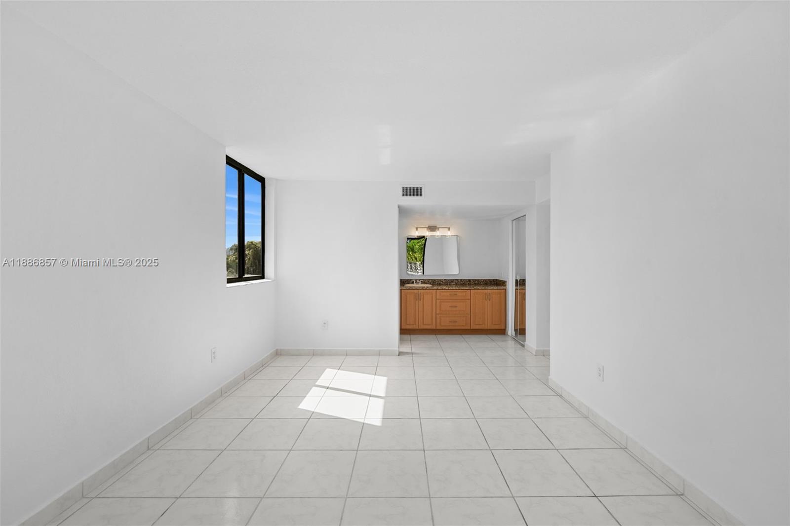 8100 Byron Ave #308 Miami Beach, FL 33141
