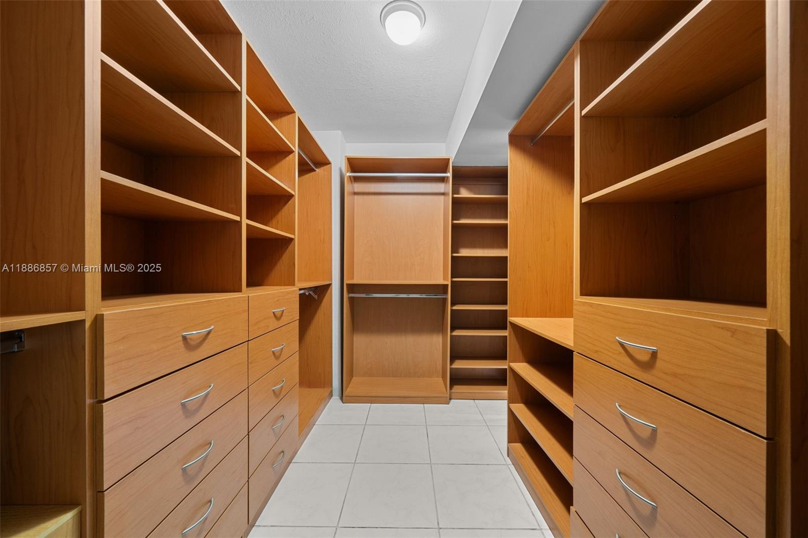 8100 Byron Ave #308 Miami Beach, FL 33141