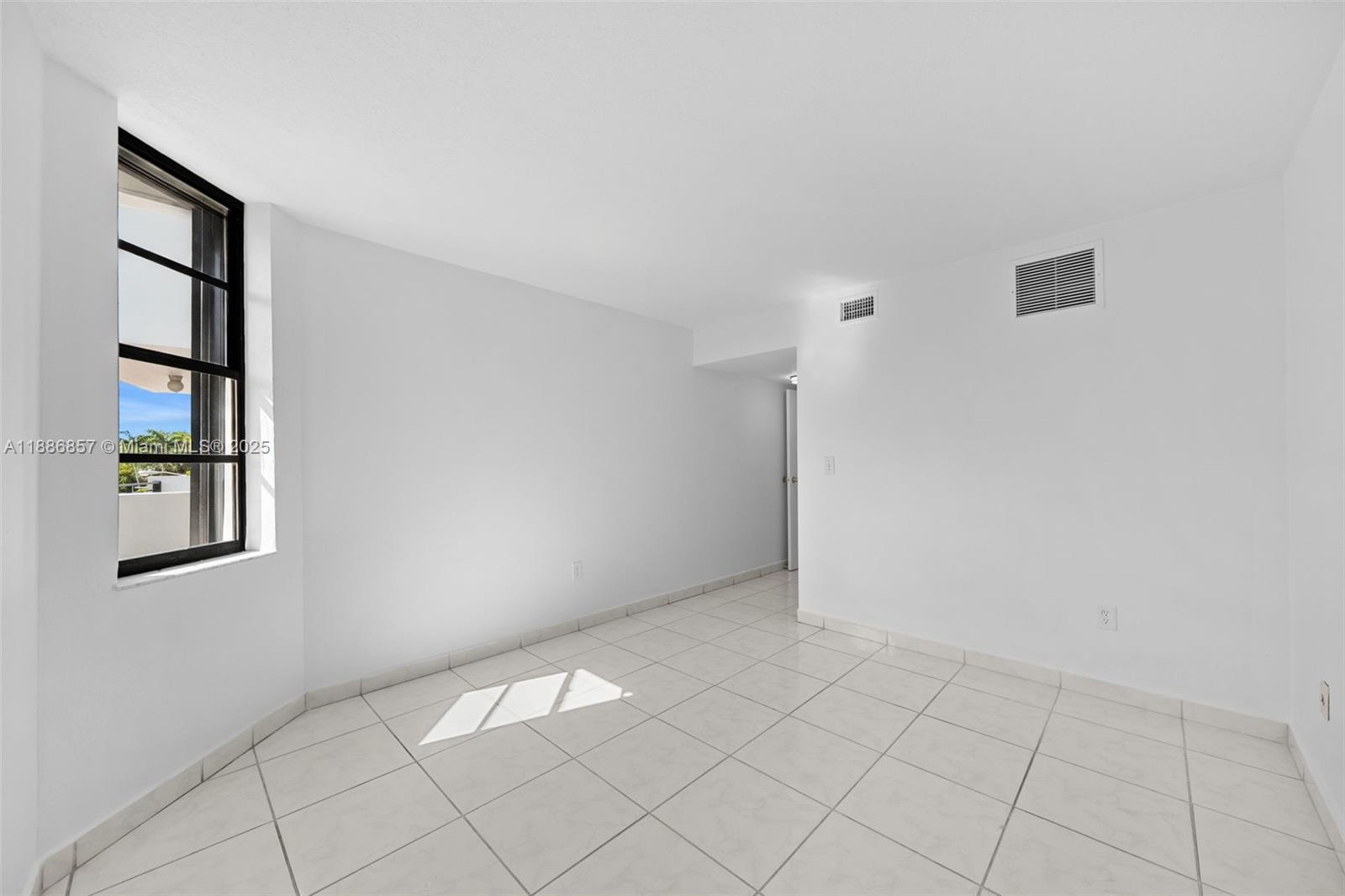 8100 Byron Ave #308 Miami Beach, FL 33141