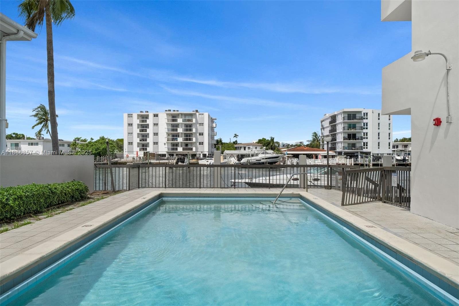 8100 Byron Ave #308 Miami Beach, FL 33141