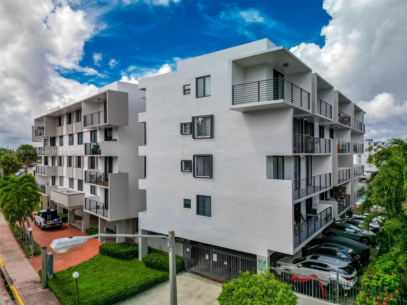 8100 Byron Ave #308 Miami Beach, FL 33141