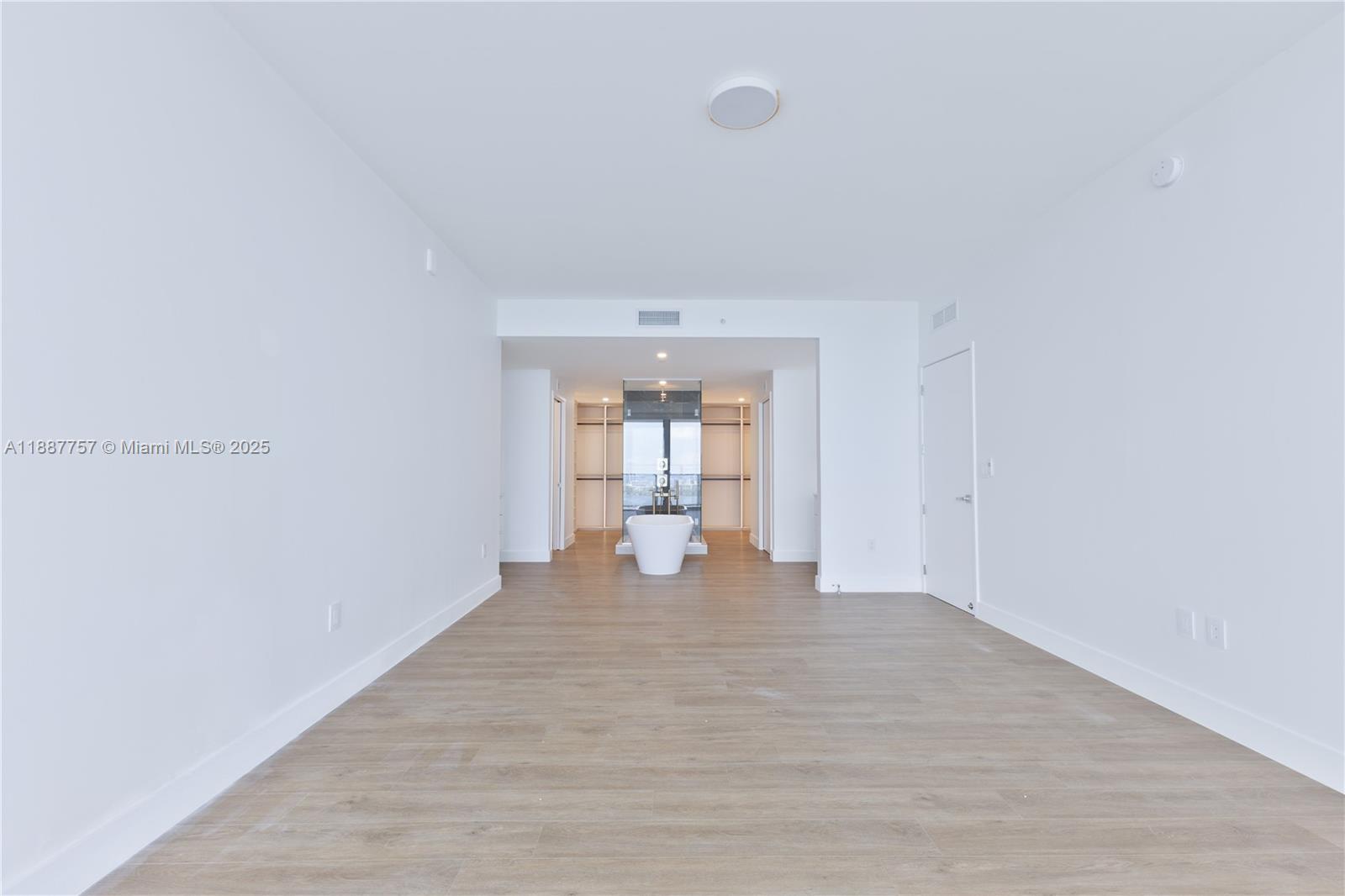 700 NE 24th St #5402 Miami, FL 33137