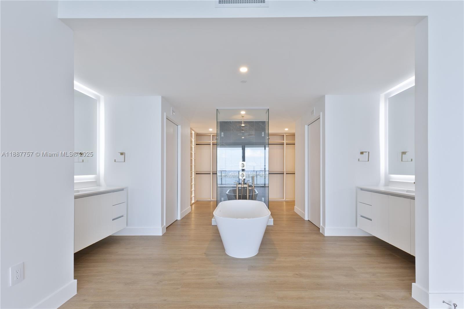 700 NE 24th St #5402 Miami, FL 33137