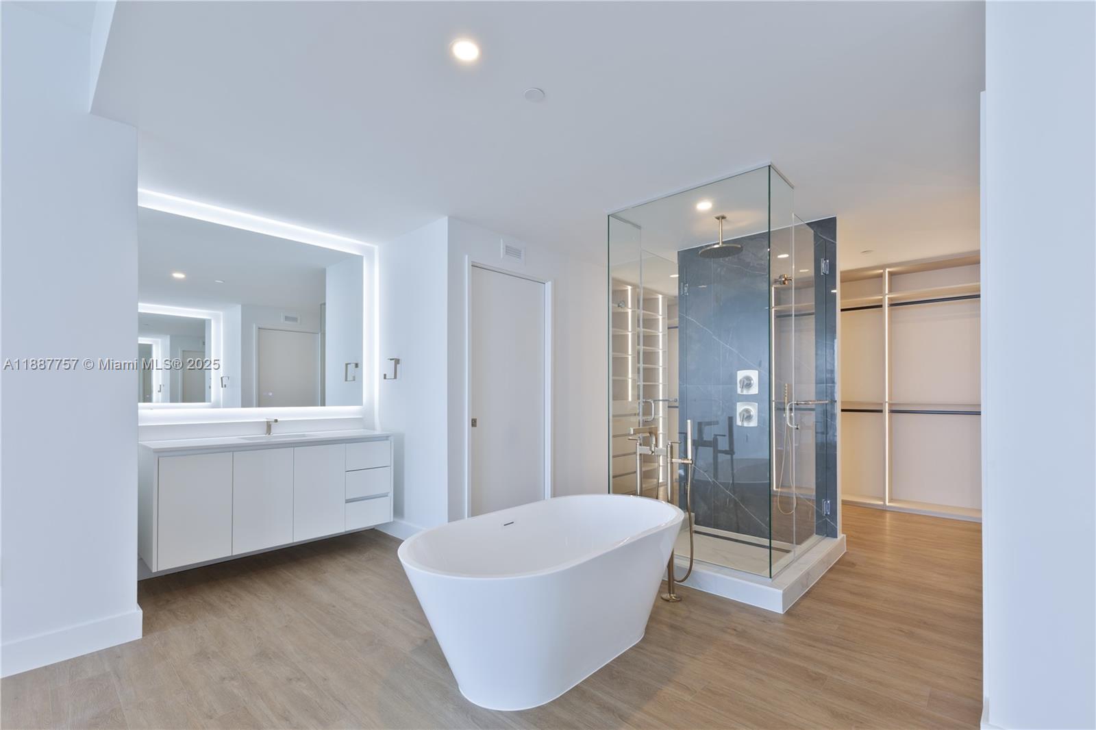 700 NE 24th St #5402 Miami, FL 33137