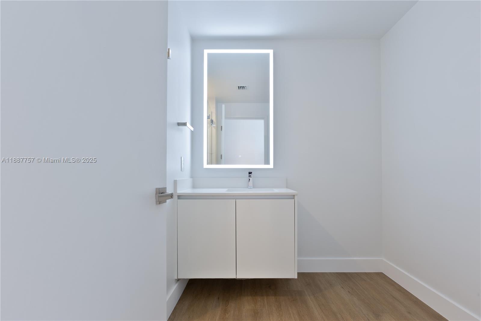 700 NE 24th St #5402 Miami, FL 33137