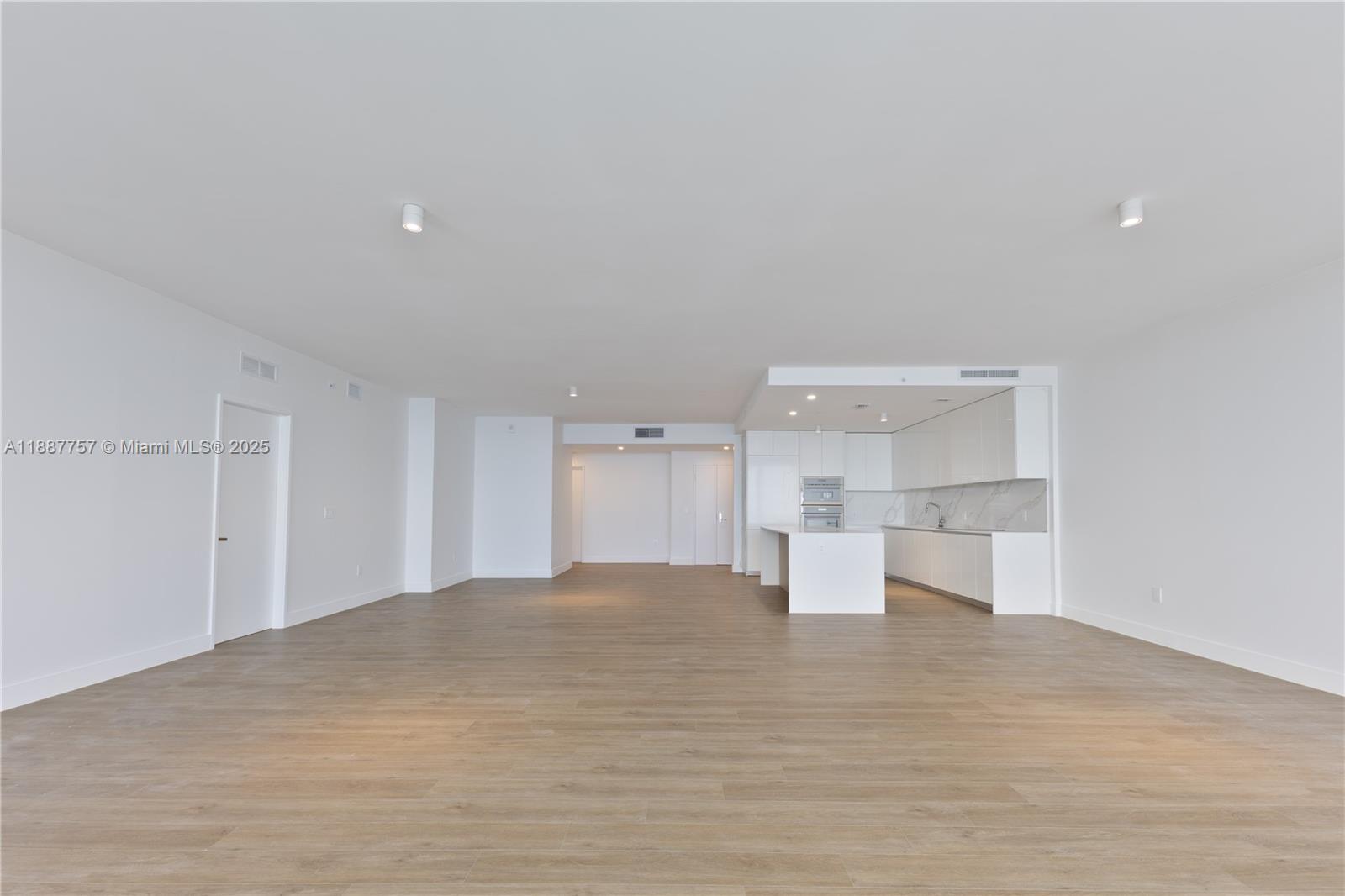 700 NE 24th St #5402 Miami, FL 33137