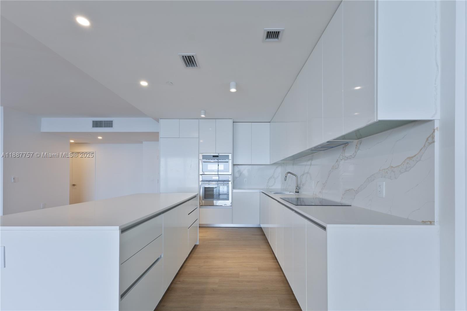 700 NE 24th St #5402 Miami, FL 33137