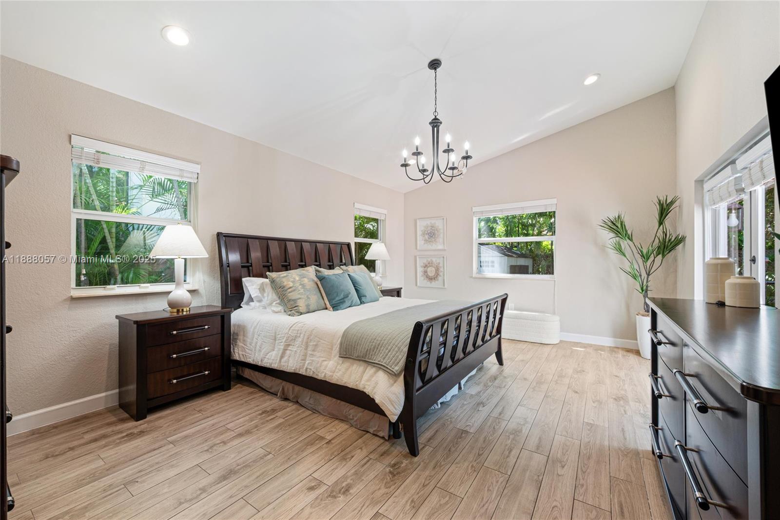 1020 SW 22nd St Miami, FL 33129