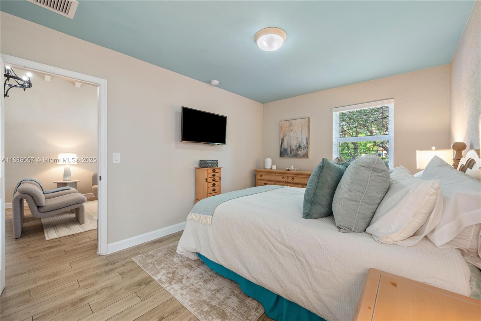 1020 SW 22nd St Miami, FL 33129