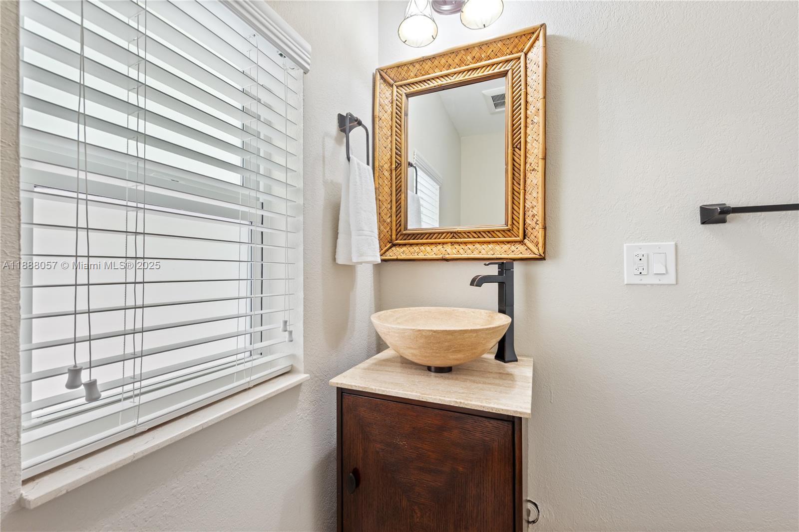 1020 SW 22nd St Miami, FL 33129