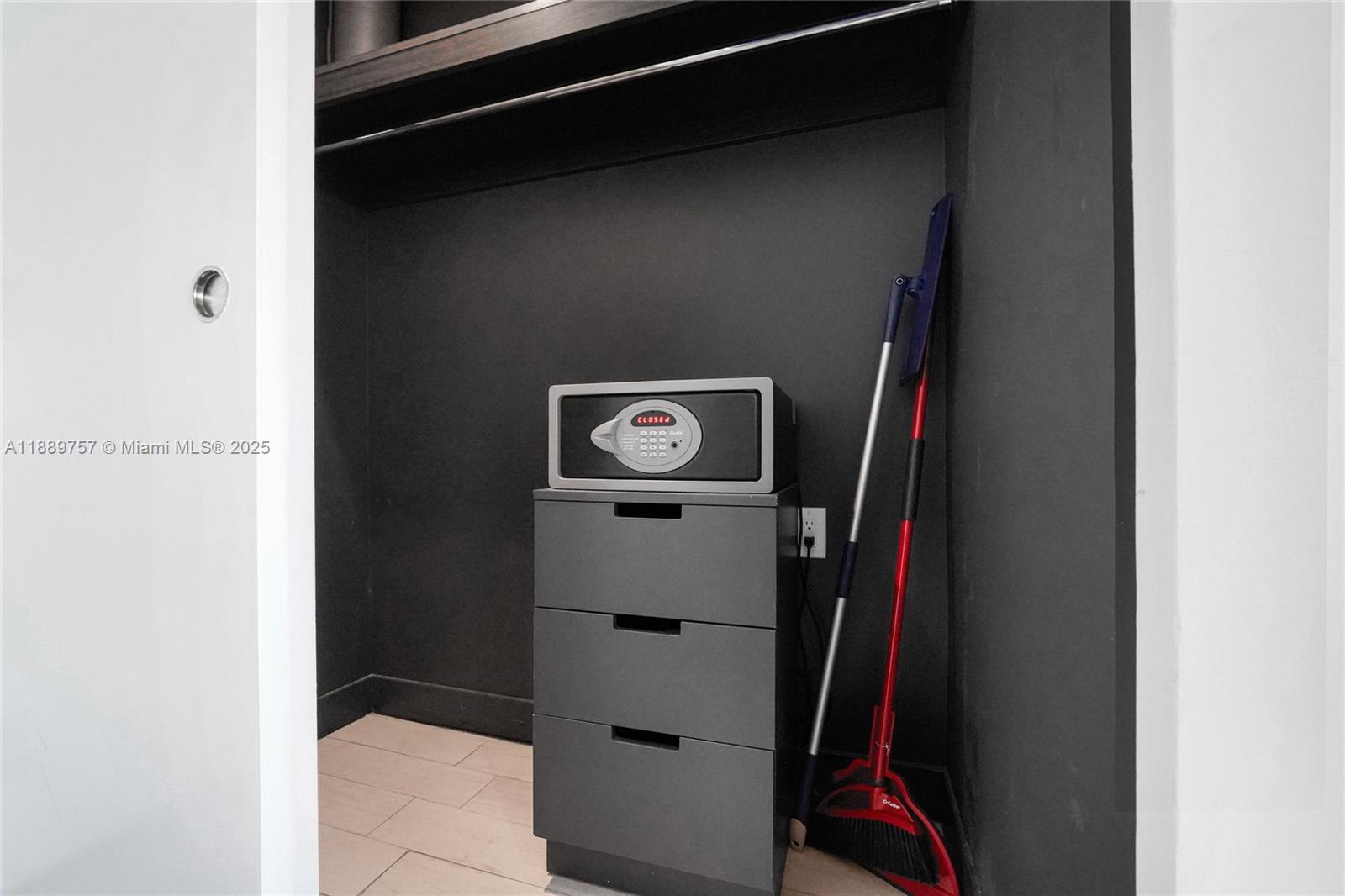 3101 Bayshore Dr #1704 Fort Lauderdale, FL 33304