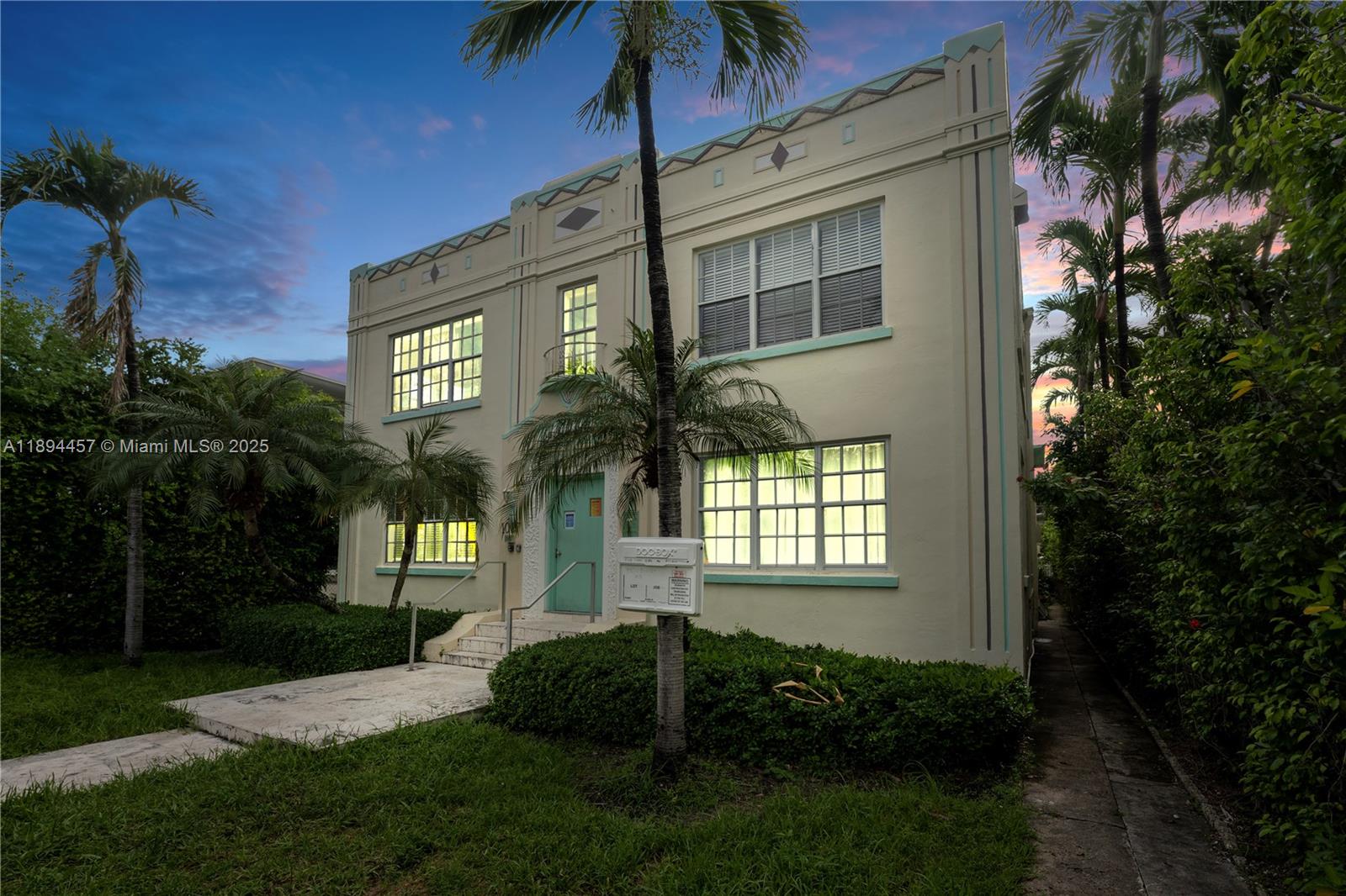 1027 S Euclid Ave #12
