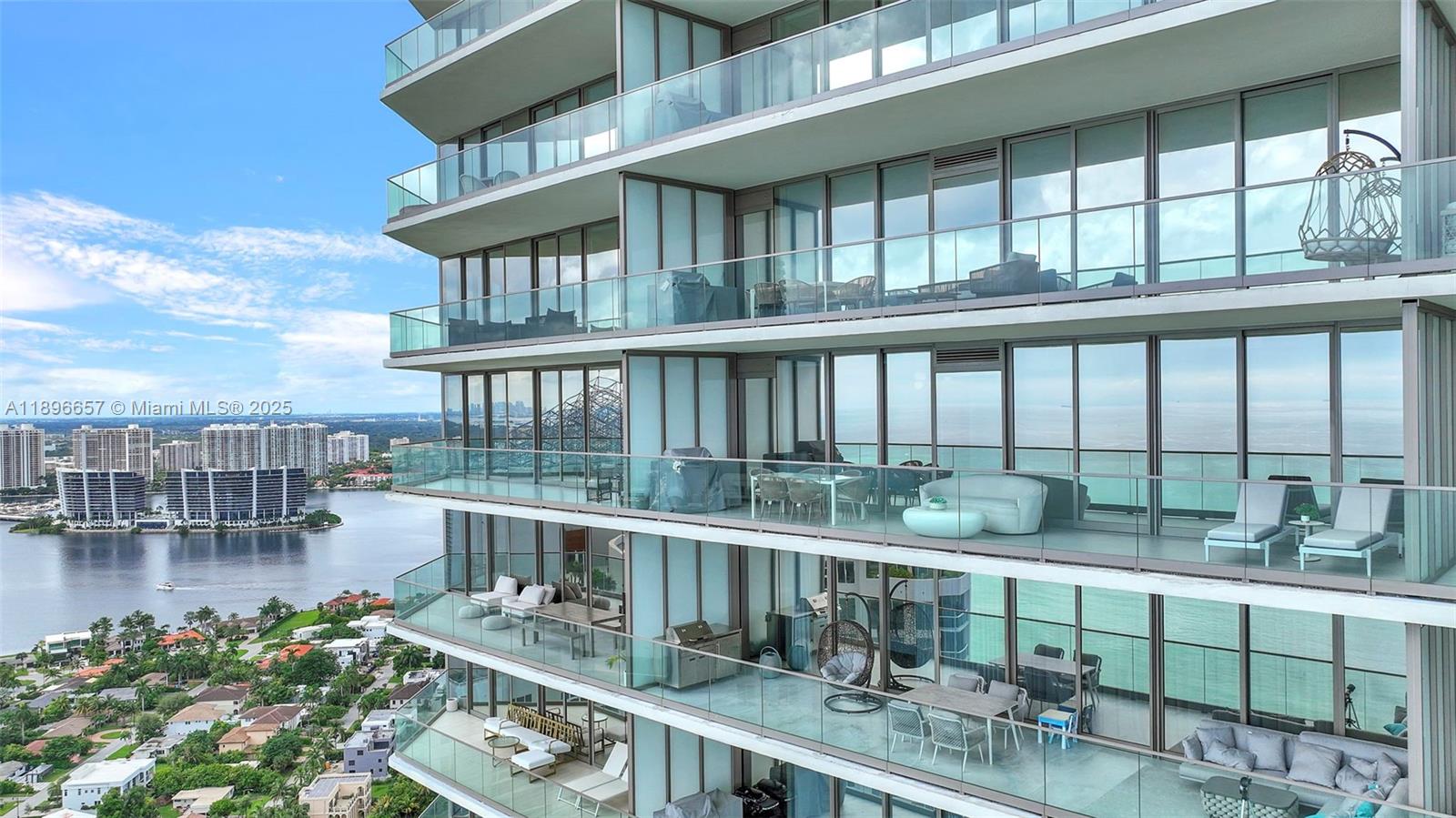 image Armani Casa1