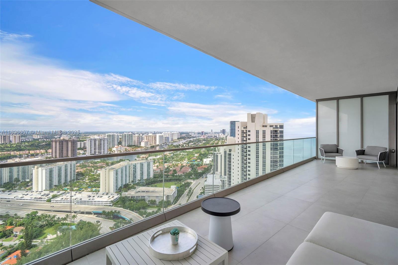 image Armani Casa19