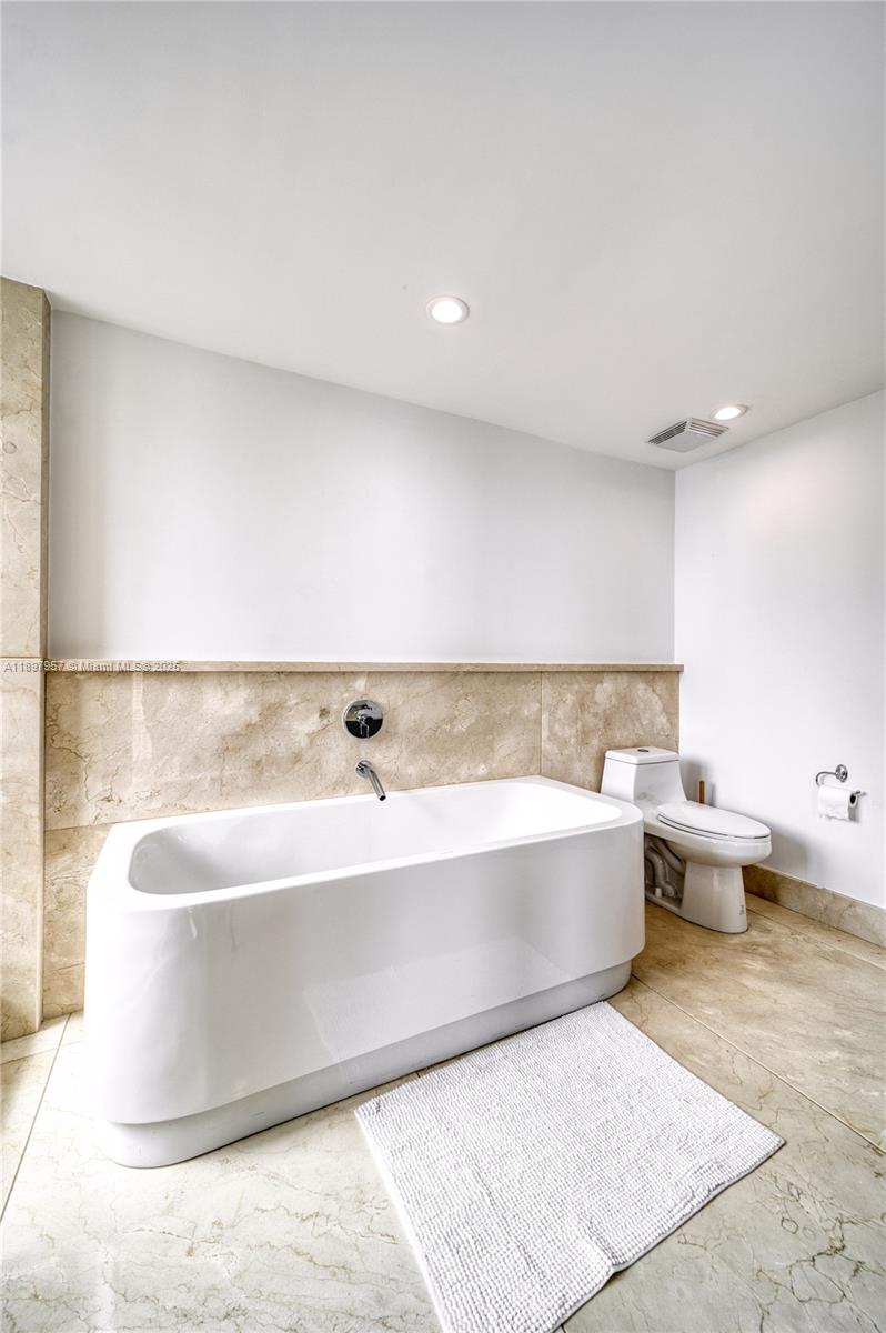 image St Tropez On The Bay 1 Co51