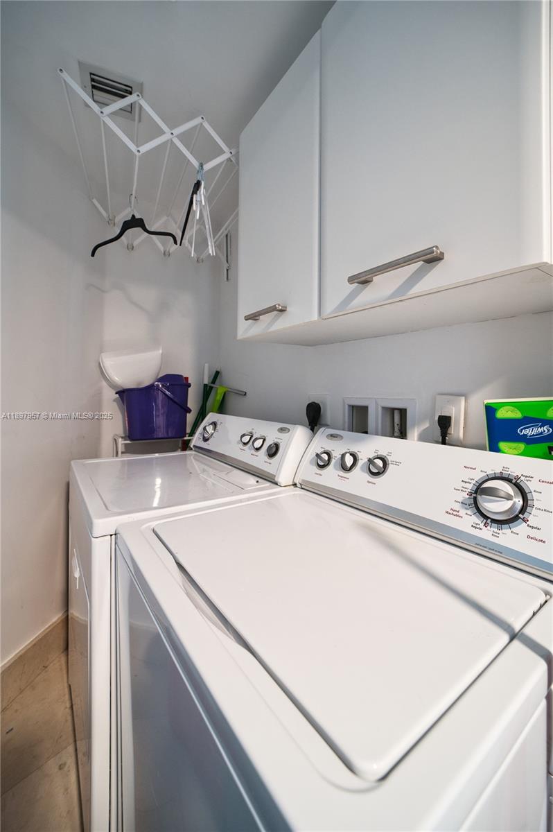 image St Tropez On The Bay 1 Co57