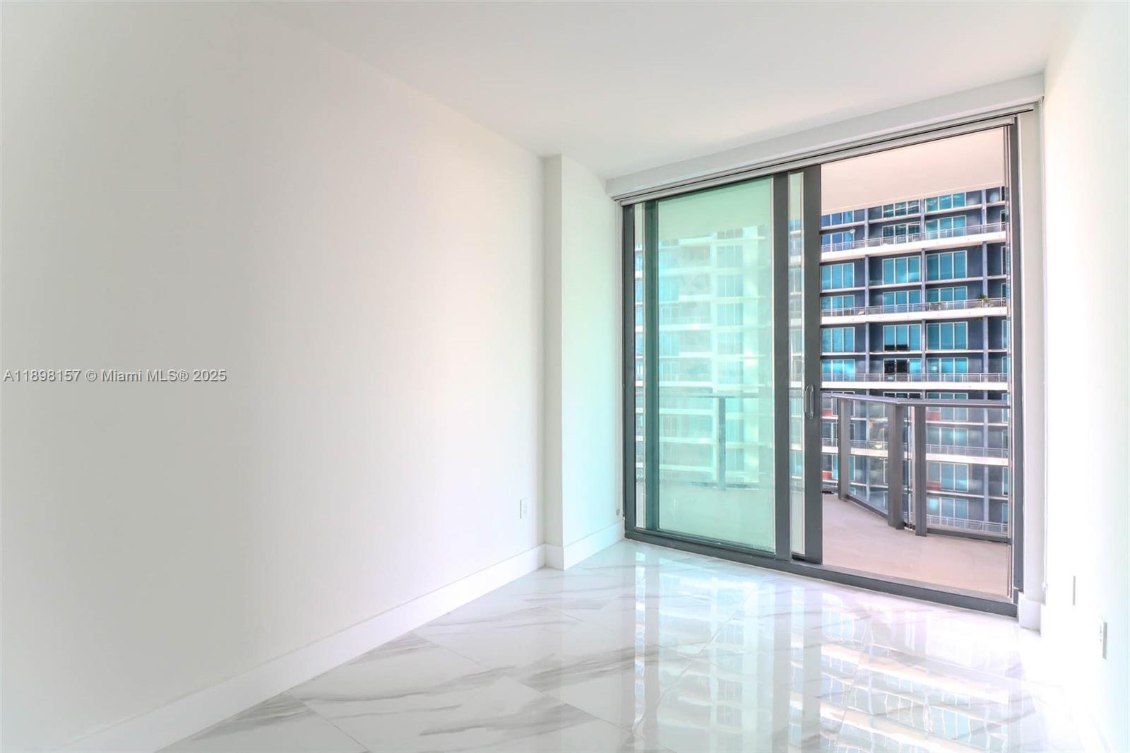 image Sls Brickell17