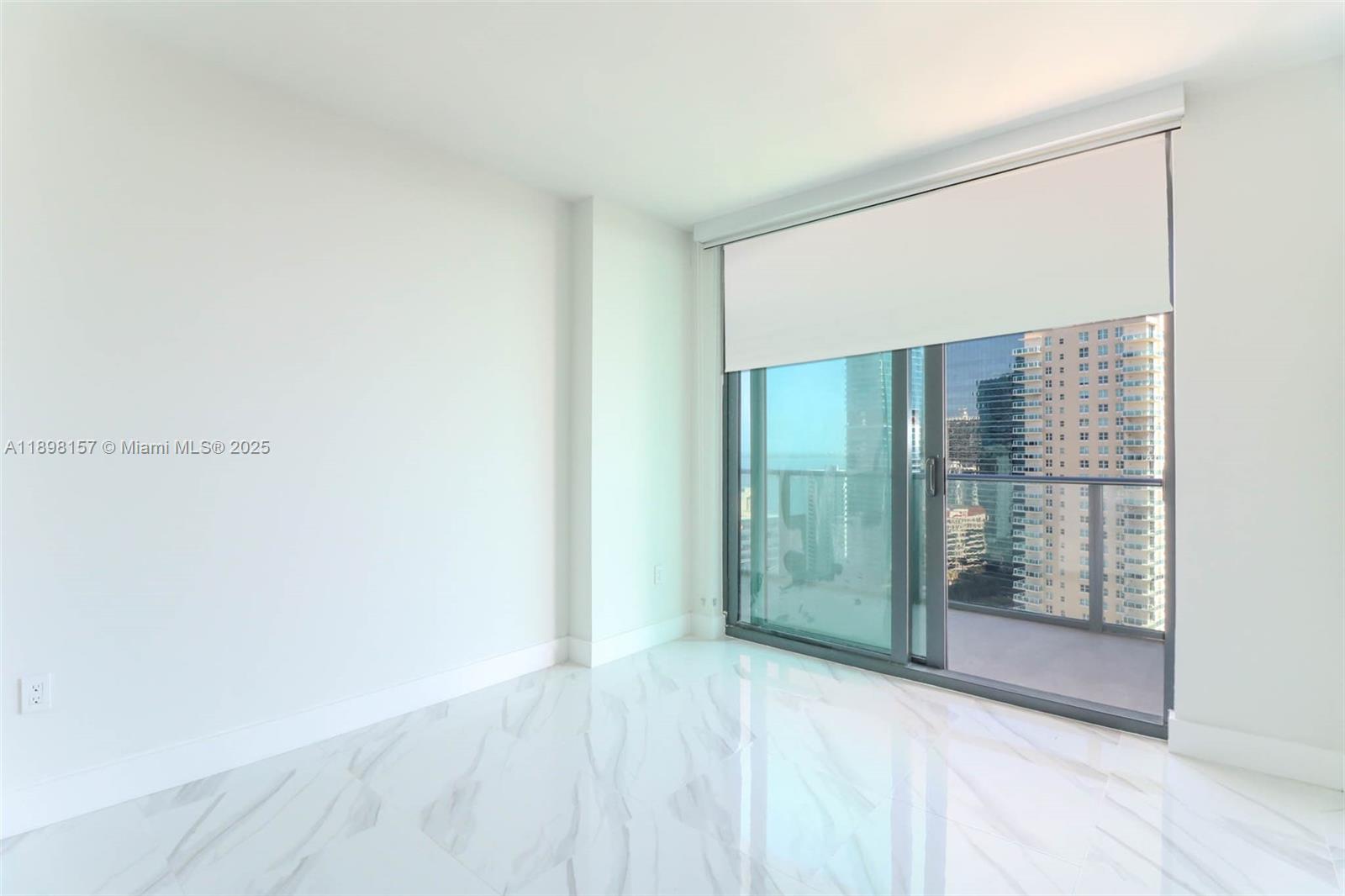 image Sls Brickell4