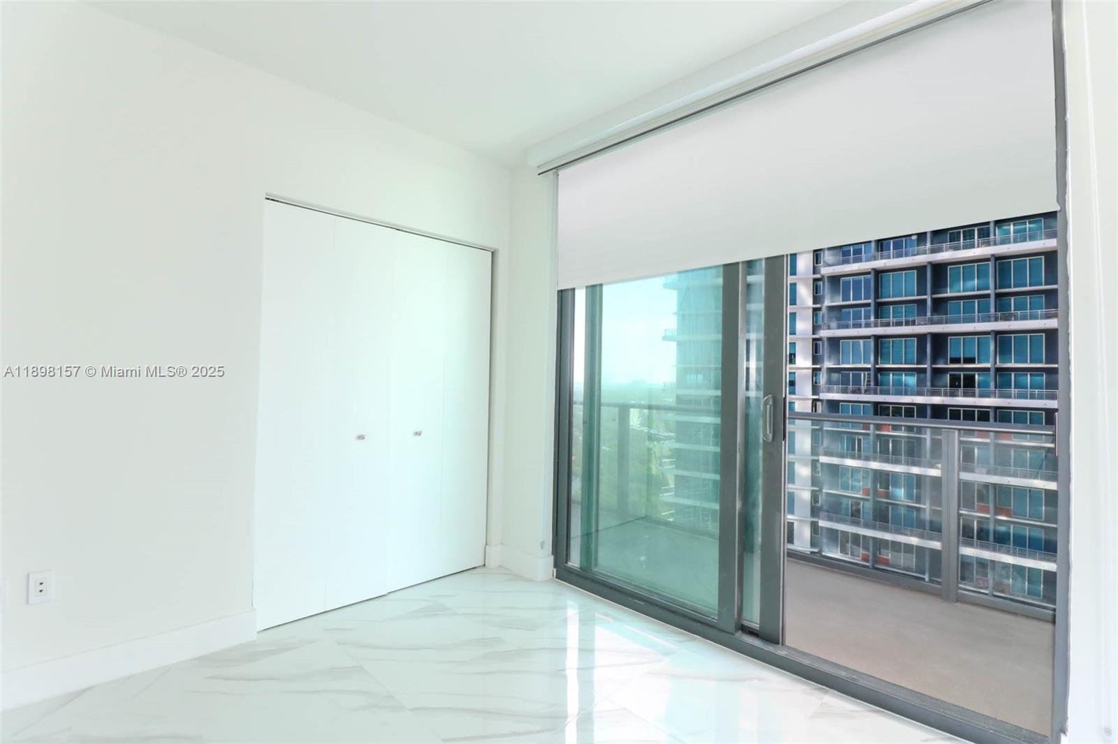 image Sls Brickell6