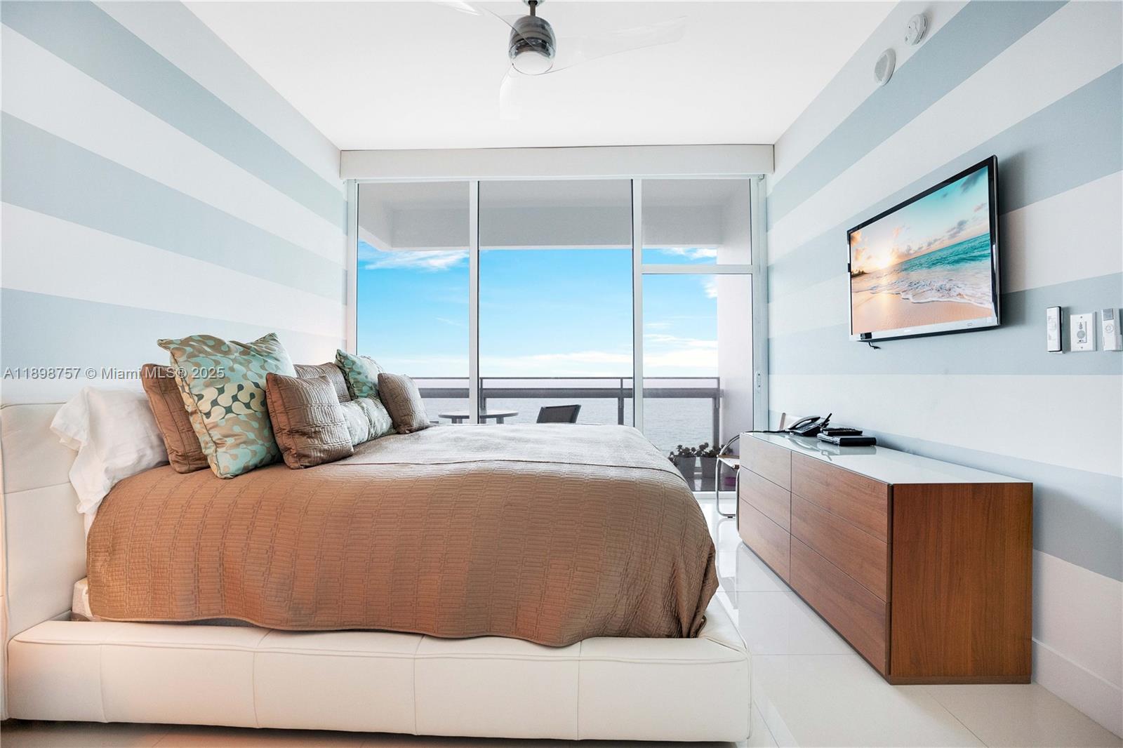 image Carillon Condo Miami B6