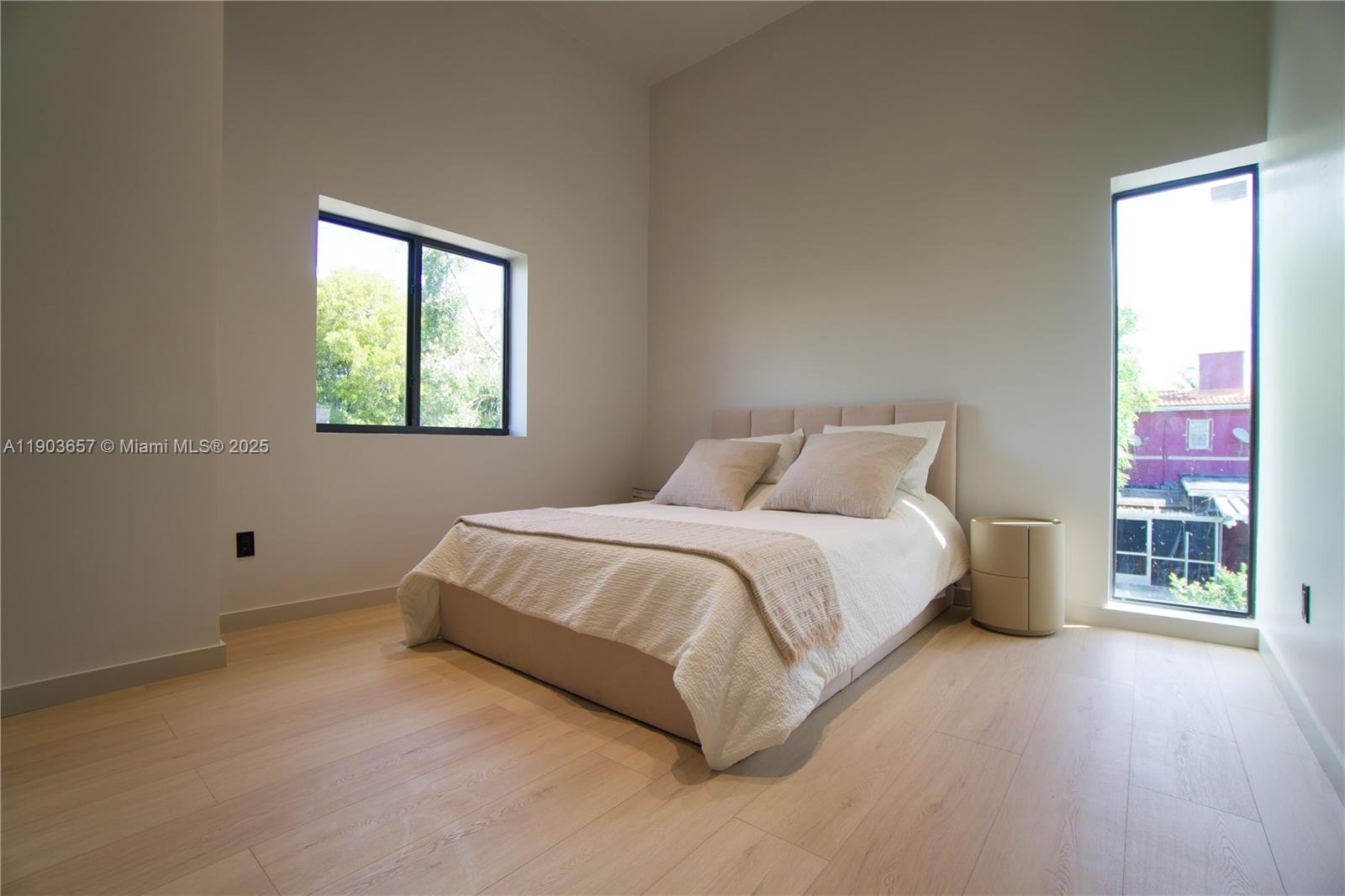 1820 SW 10th Miami, FL 33135