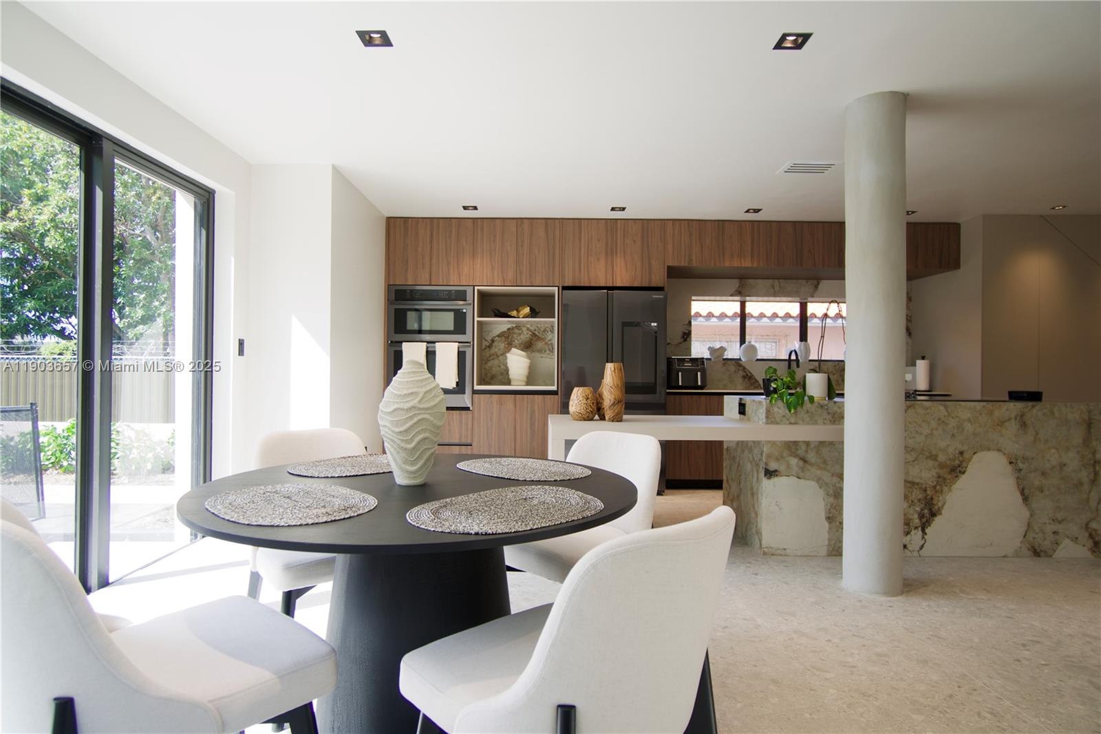 1820 SW 10th Miami, FL 33135