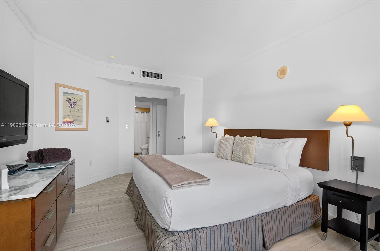 image Mutiny Park Condo/arya12