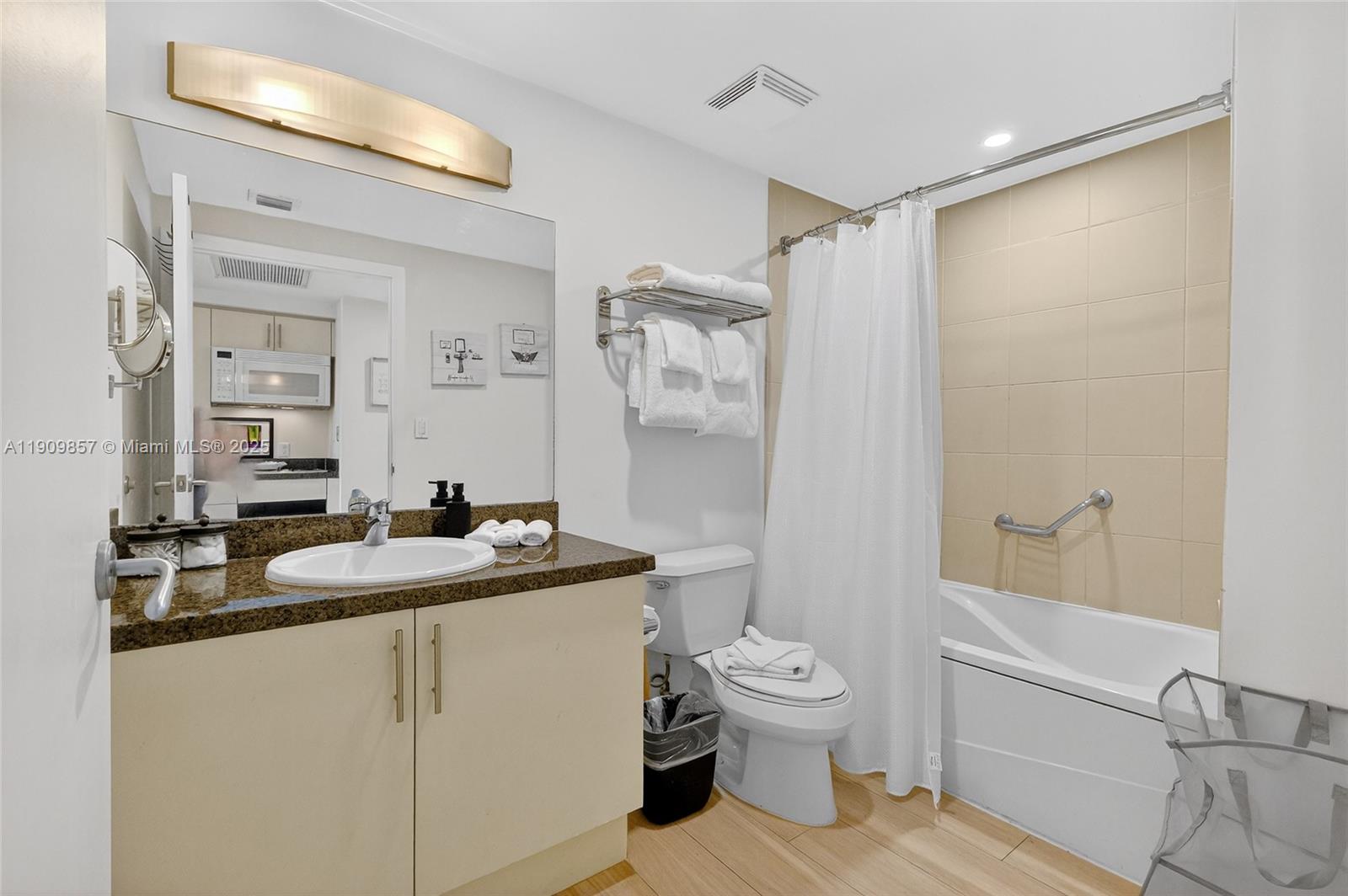 image Mutiny Park Condo/arya20