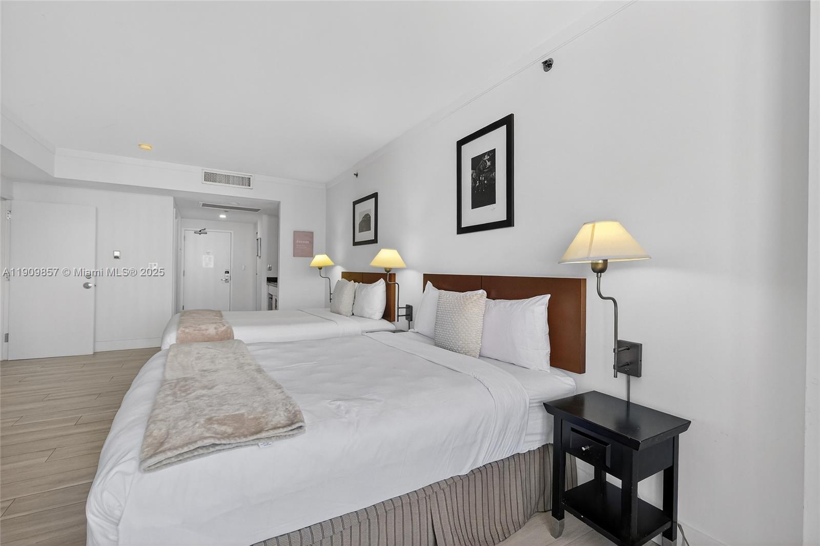 image Mutiny Park Condo/arya23