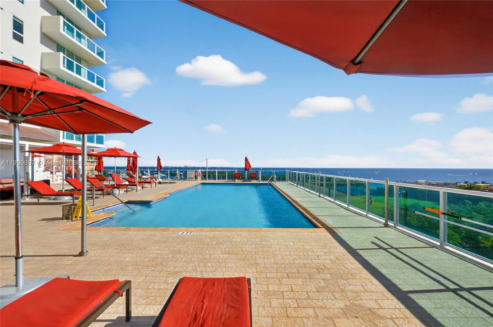 image Mutiny Park Condo/arya25