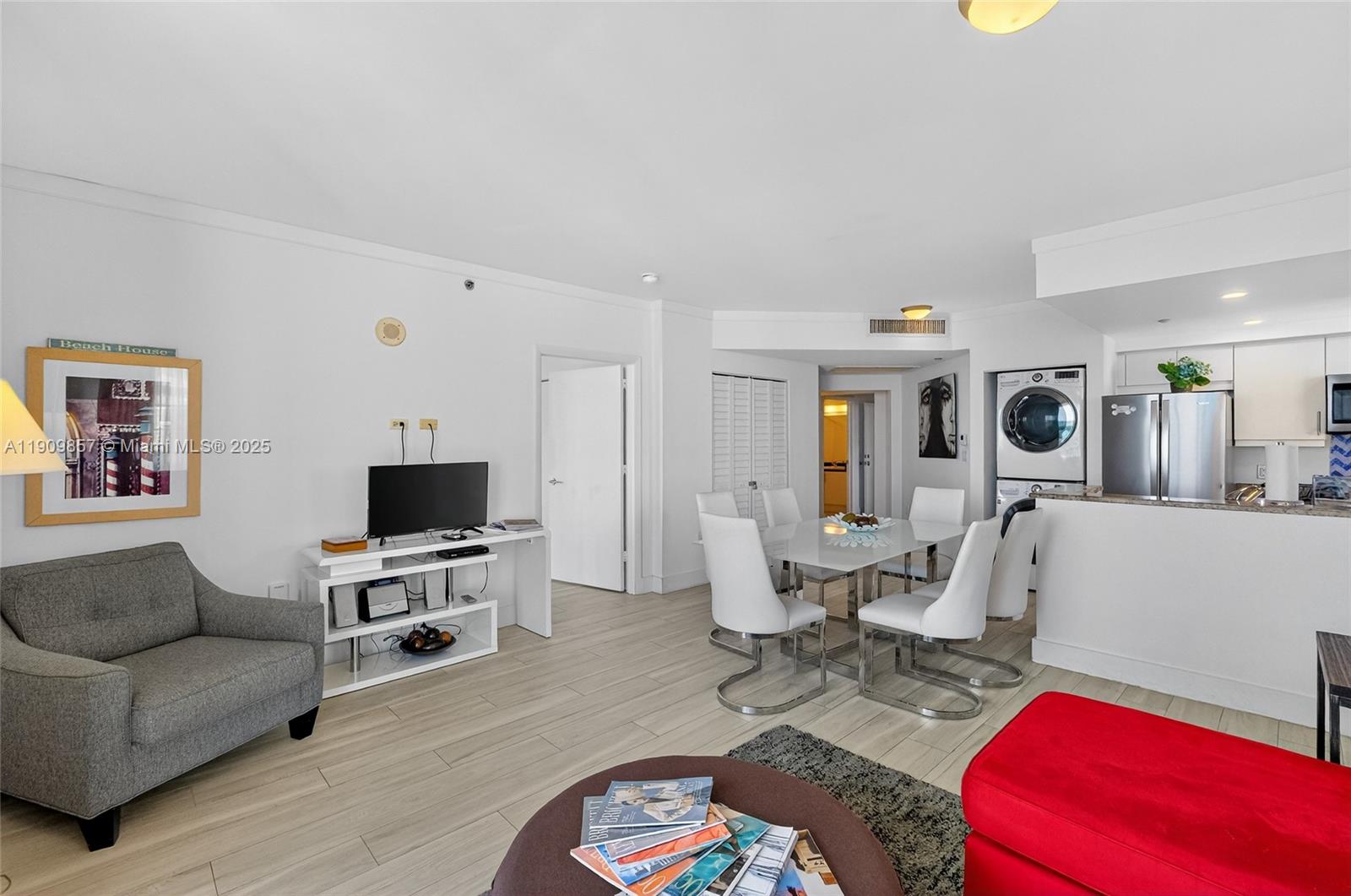 image Mutiny Park Condo/arya7