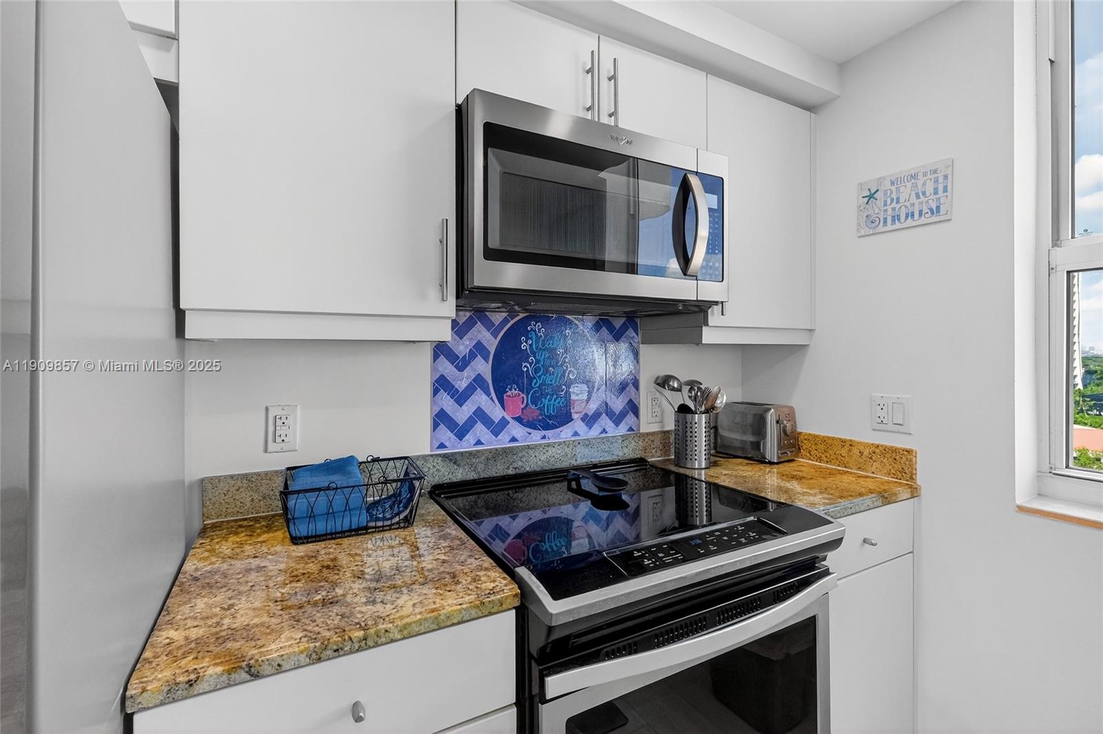 image Mutiny Park Condo/arya8