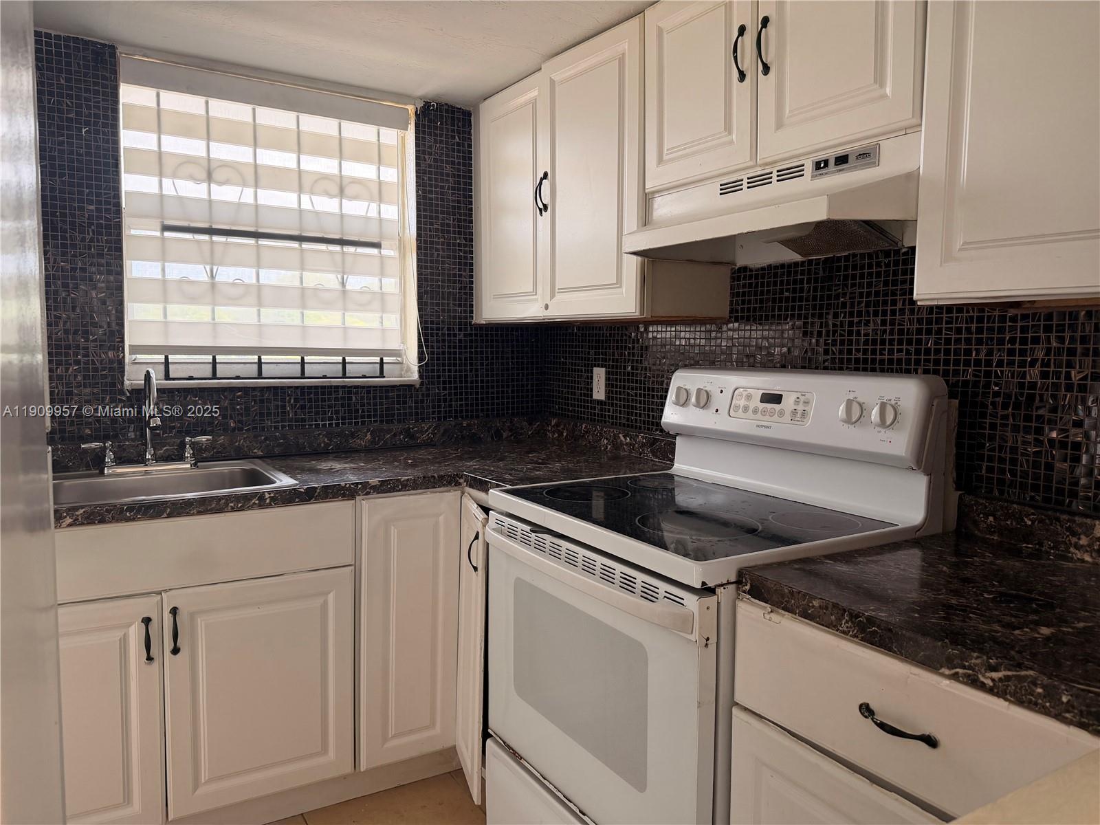 13725 NE 6th Ave #302