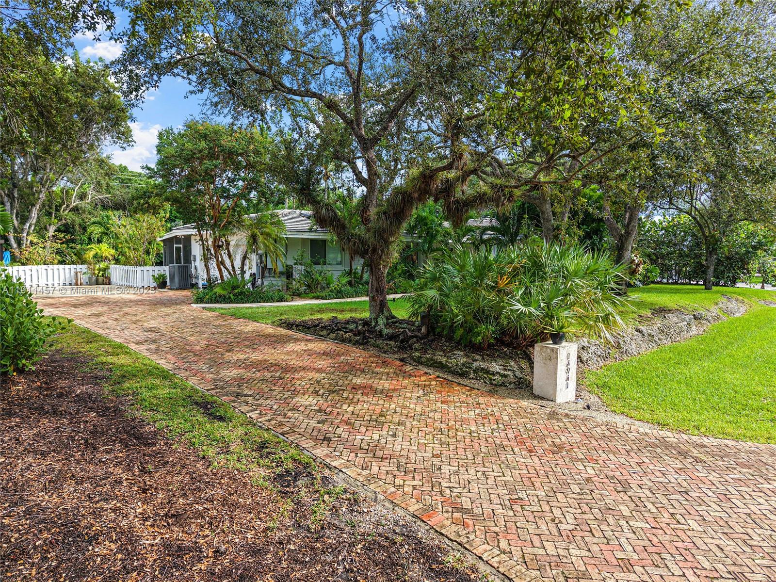 14941 SW 69th Ct Palmetto Bay, FL 33158