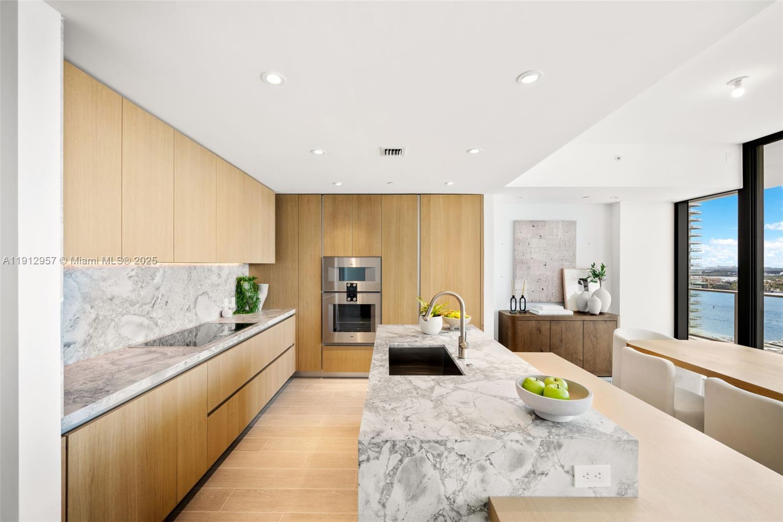 500 Alton Rd #2303 Miami Beach, FL 33139