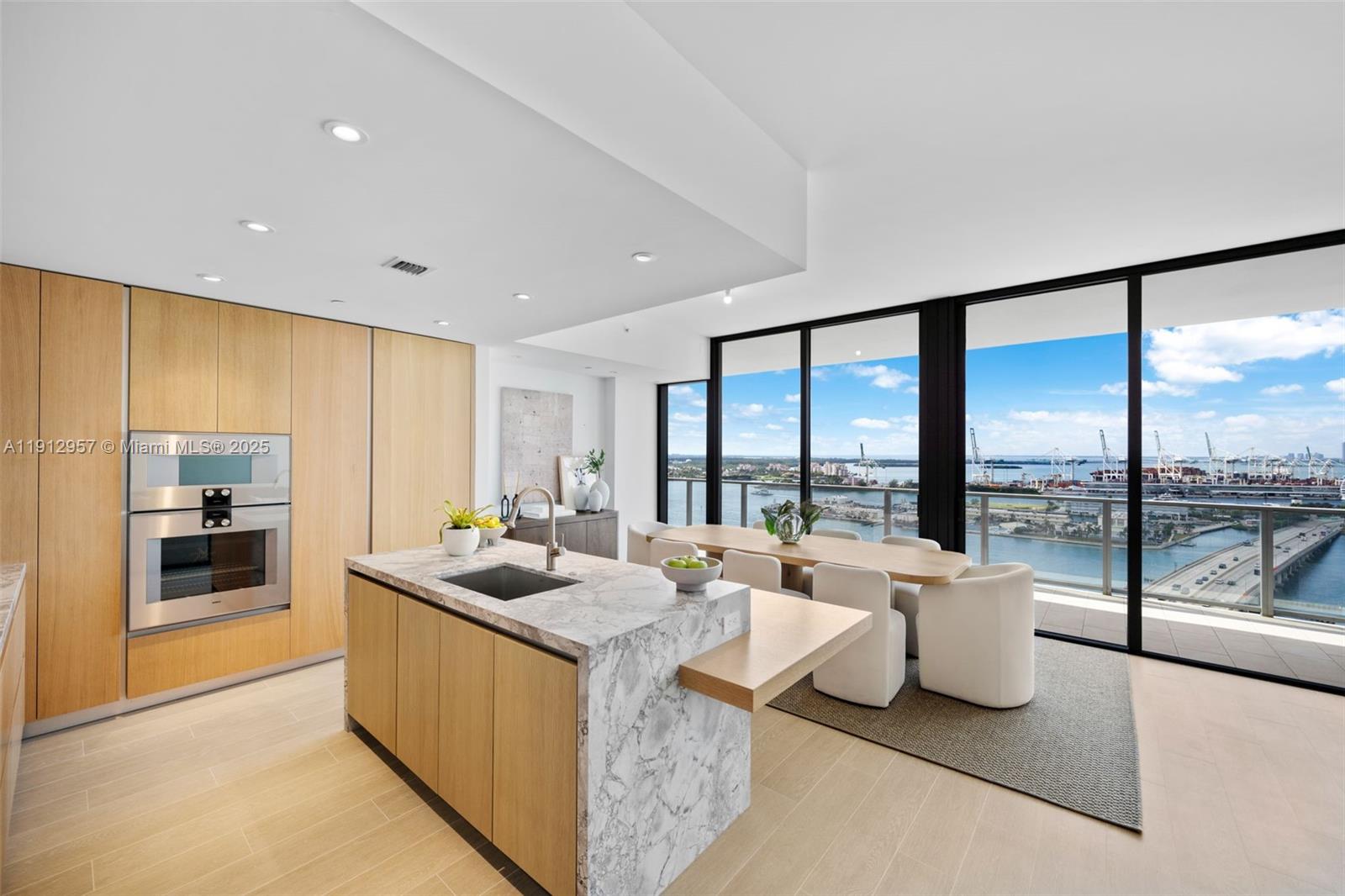 500 Alton Rd #2303 Miami Beach, FL 33139