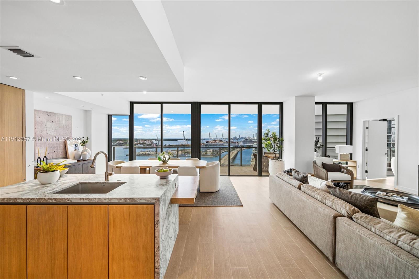 500 Alton Rd #2303 Miami Beach, FL 33139