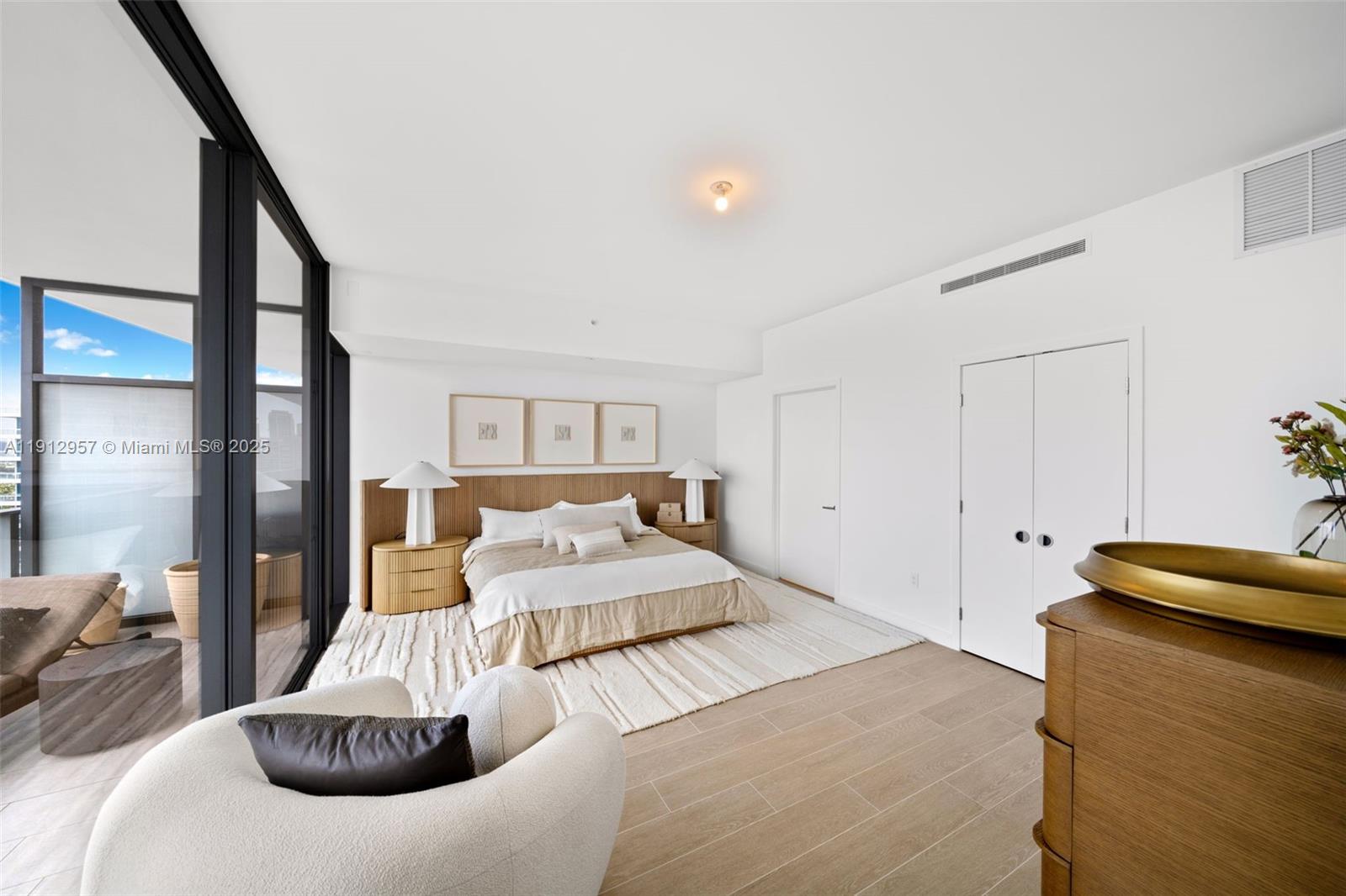 500 Alton Rd #2303 Miami Beach, FL 33139