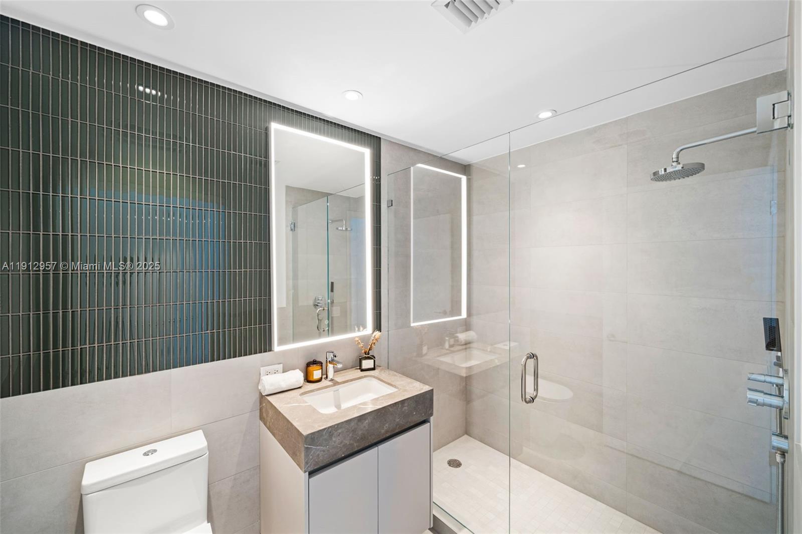 500 Alton Rd #2303 Miami Beach, FL 33139