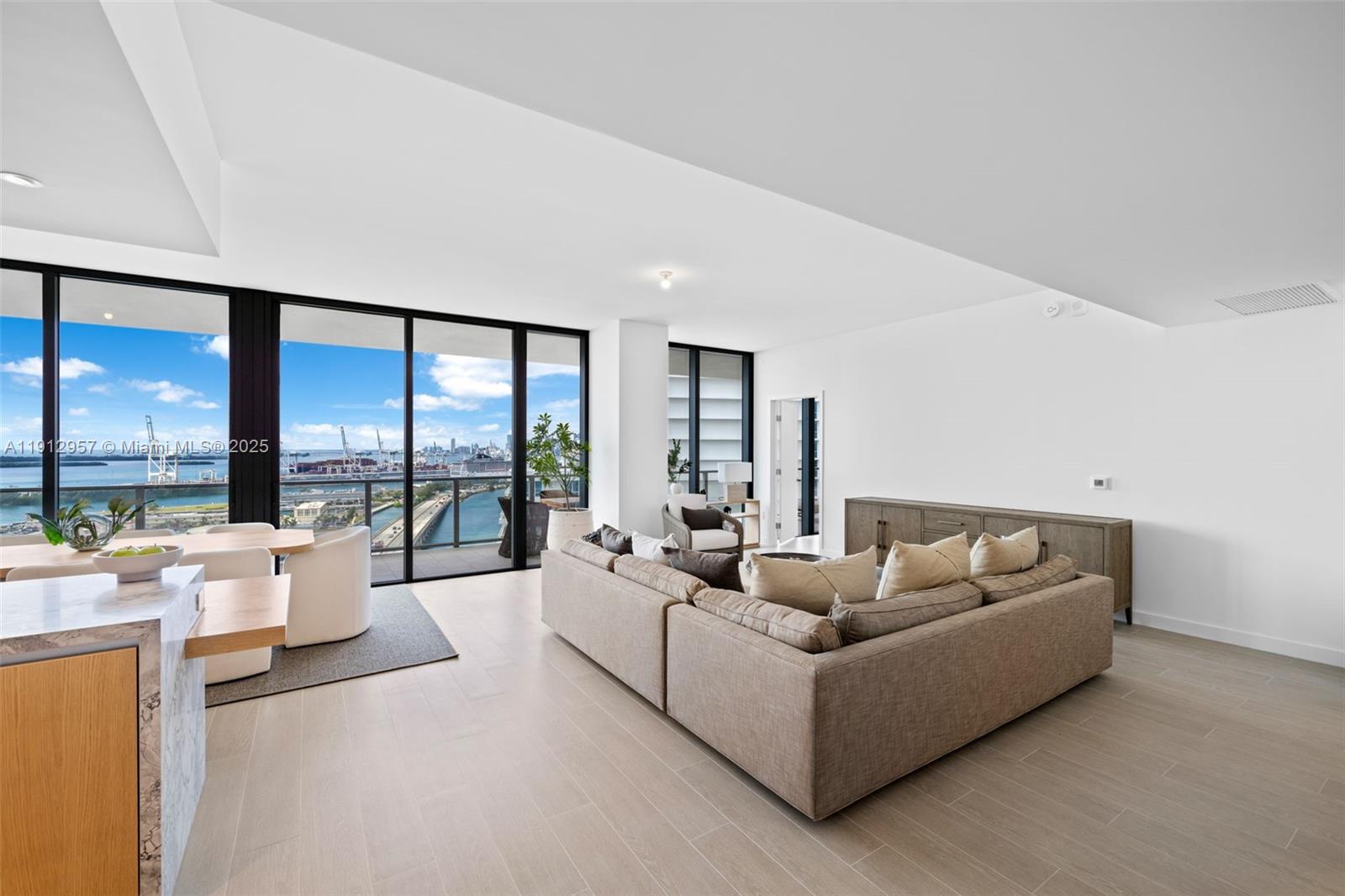 500 Alton Rd #2303 Miami Beach, FL 33139