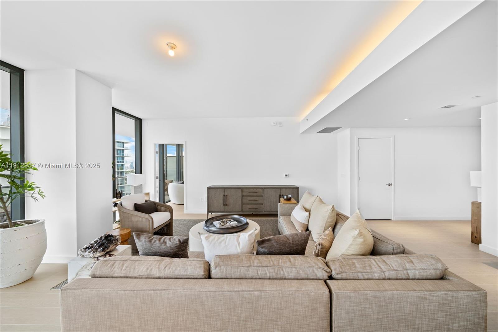 500 Alton Rd #2303 Miami Beach, FL 33139