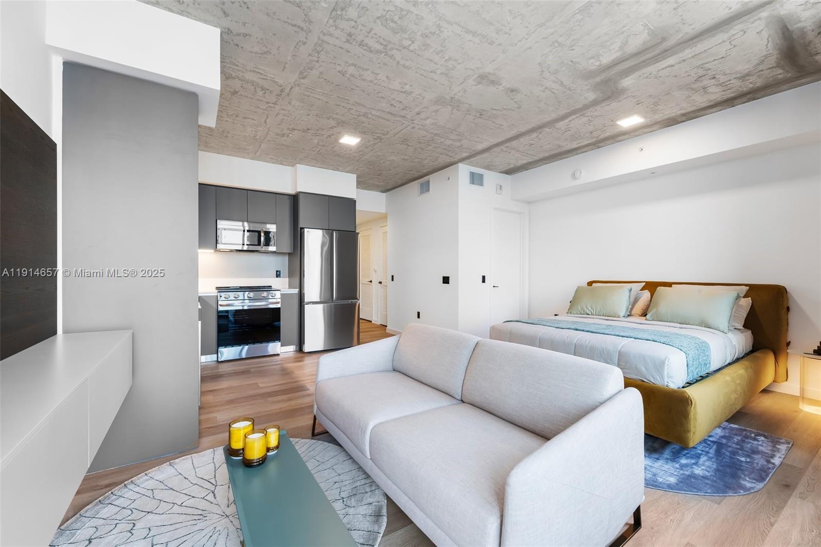 307 SW 5th St #STUDIO